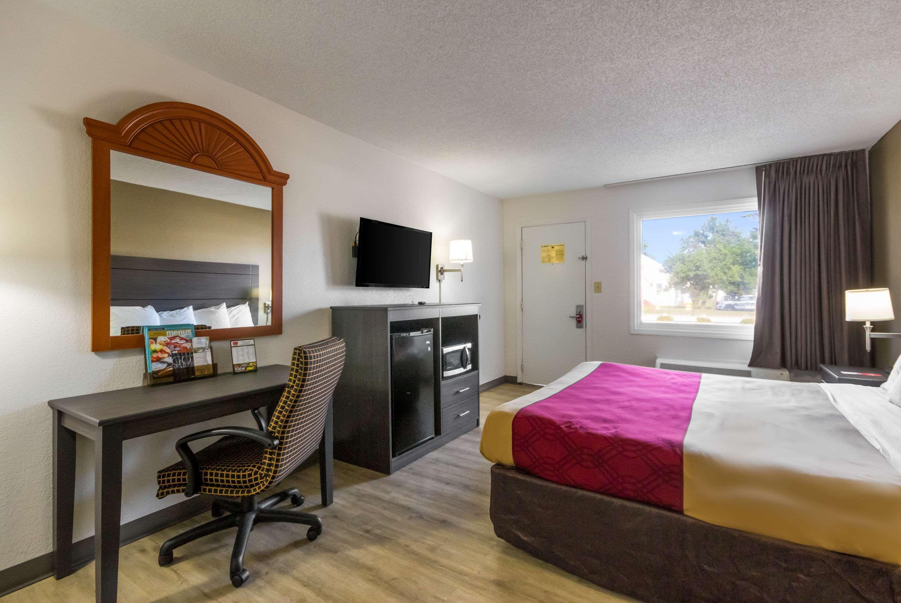 Econo Lodge Little Creek Норфолк Экстерьер фото