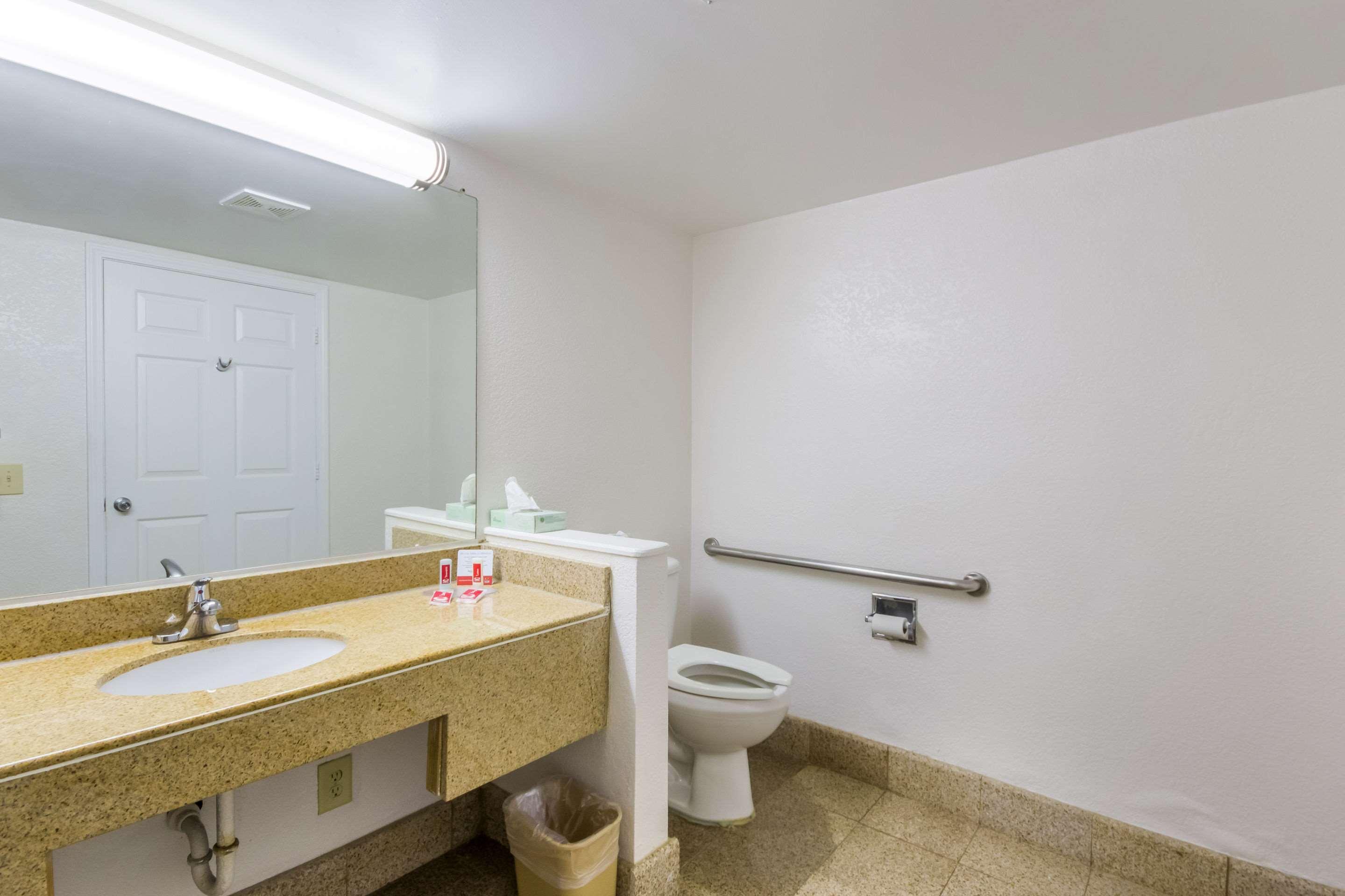 Econo Lodge Little Creek Норфолк Экстерьер фото