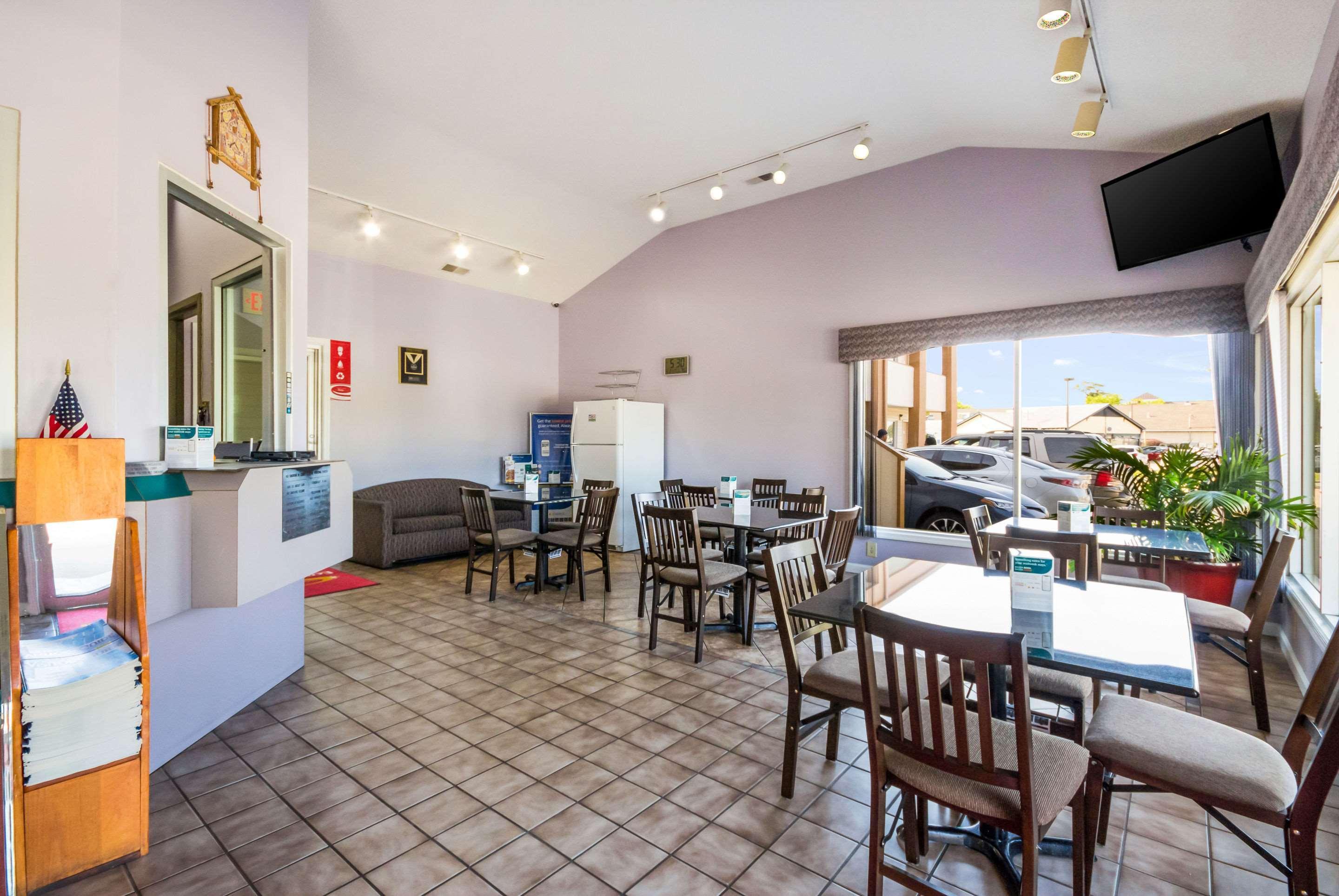 Econo Lodge Little Creek Норфолк Экстерьер фото